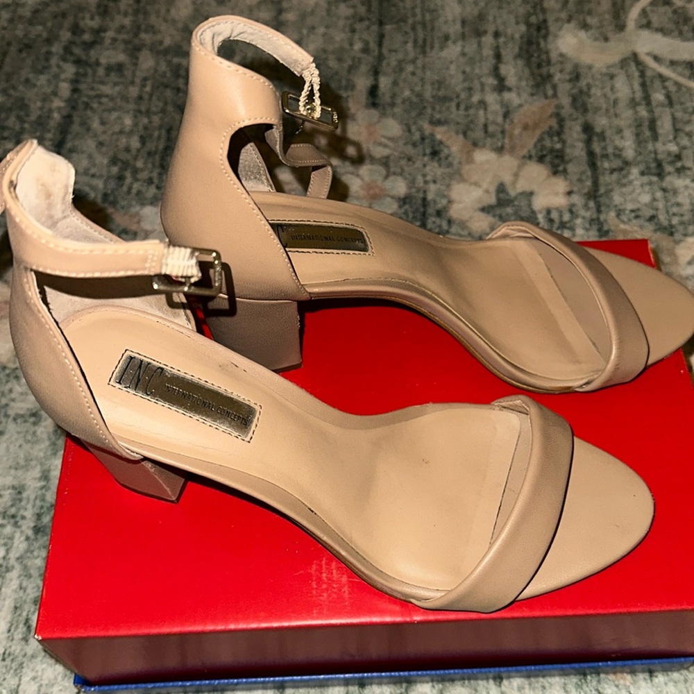 Beige heels